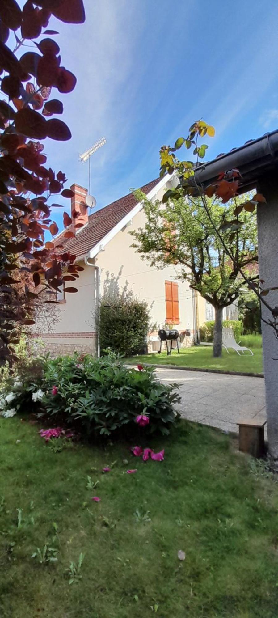Un Brin De Bonheur Villa Troyes Exteriör bild